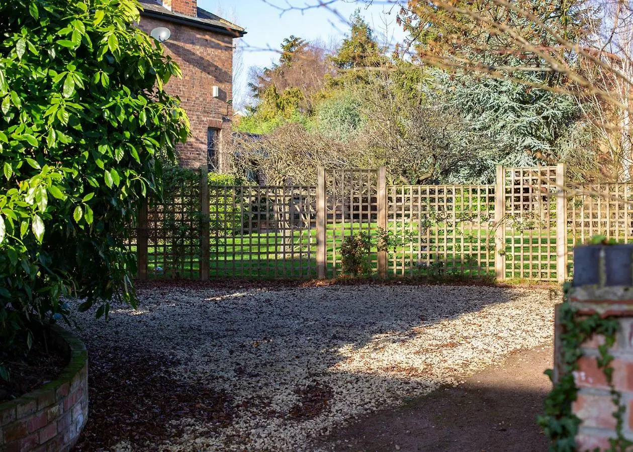 Apartment The Firs Garden Room Nottingham